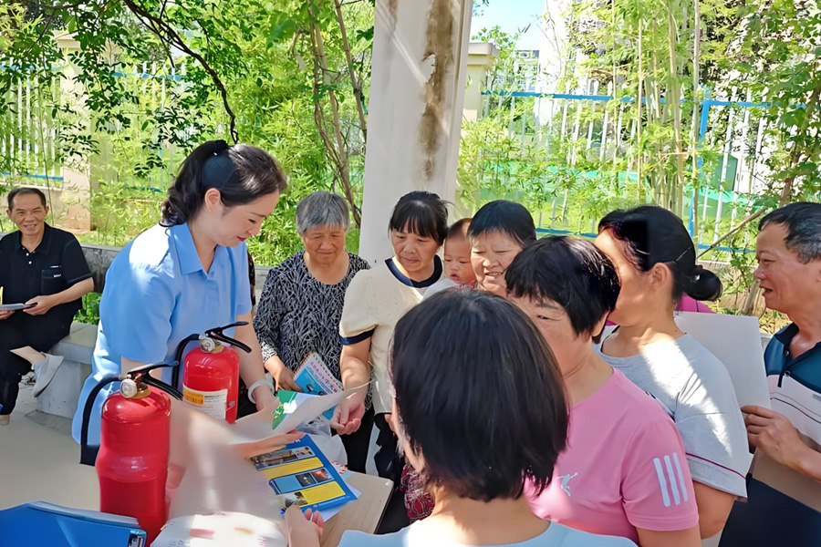 筑牢安全防線！正誠(chéng)智服“安全宣傳咨詢?nèi)铡?   活動(dòng)守護(hù)萬家平安